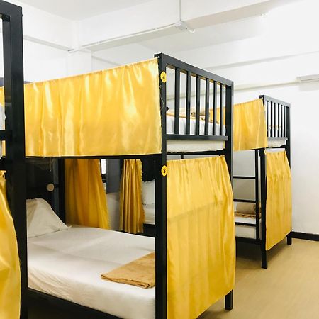 Silom Guesthouse Bangkok Luaran gambar