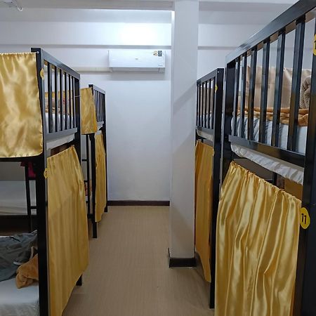 Silom Guesthouse Bangkok Luaran gambar