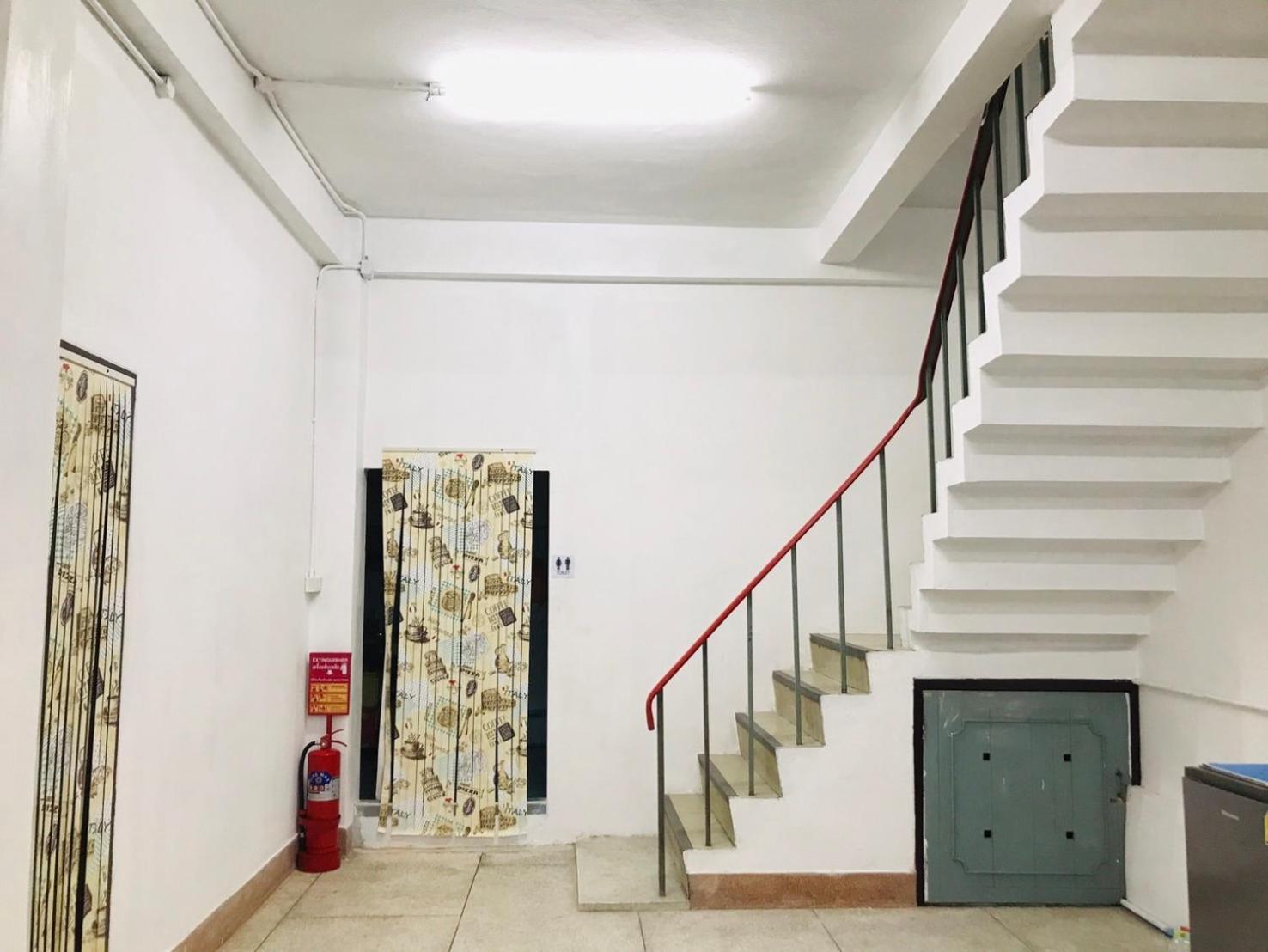 Silom Guesthouse Bangkok Luaran gambar