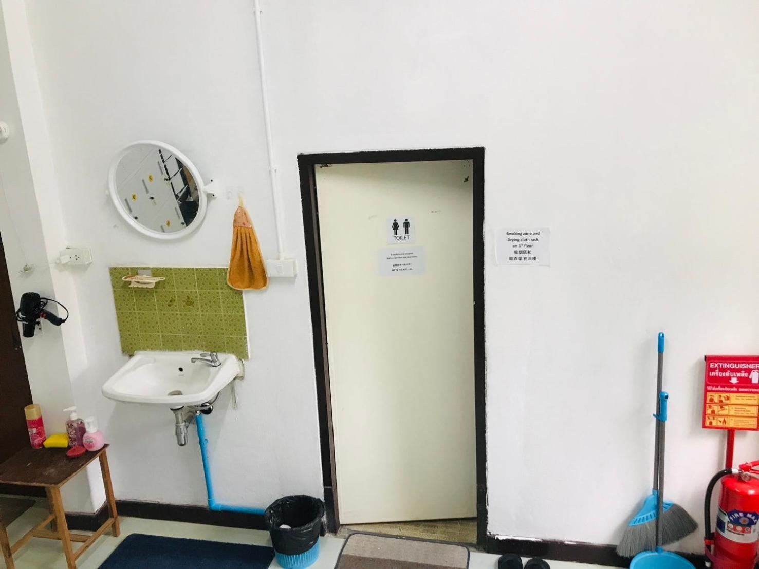 Silom Guesthouse Bangkok Luaran gambar